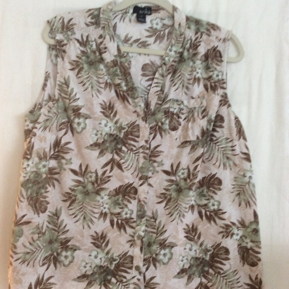 Ladies Sleeveless Shirt
